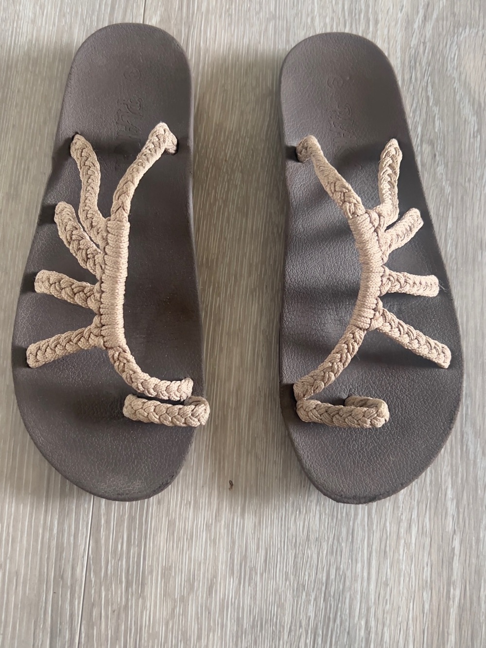 Women's Sandals in Beige and Dark Brown Please look at photo 7